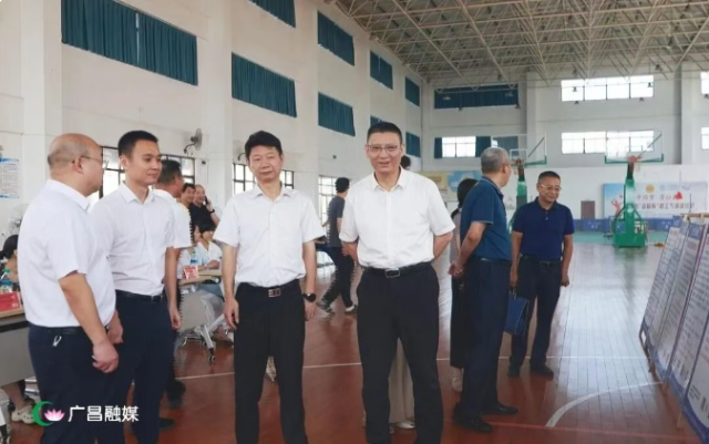 “工会送岗暖新途 清凉餐食伴车行”抚州市货车司机专场招聘会暨关爱活动举行